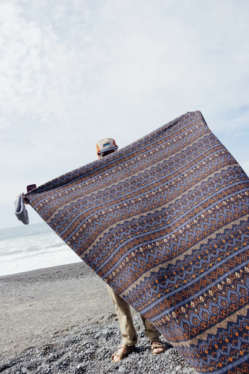 Kavu Doe Bay Blanket - Chalet Holiday-3